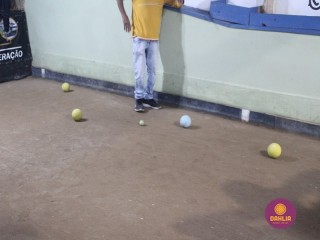 
<a style='margin-left: 5px;' class='btn btn-xs btn-social btn-facebook' href='https://www.facebook.com/sharer/sharer.php?u=https://www.boladovale.com.br/imgs/800-800-90/conteudo/fotos/1610/img0533.jpg' rel='popup' data-width='500' data-height='400'><i class='fa fa-facebook'></i>Compartilhar <span class='hidden-xs'>no Facebook</span>
</a> 
<a class='btn btn-default btn-xs' target='_blank' href='imgs/800-800-90/conteudo/fotos/1610/img0533.jpg'>
<span class='glyphicon glyphicon-cloud-download'></span> Salvar
</a> 
<span></span>