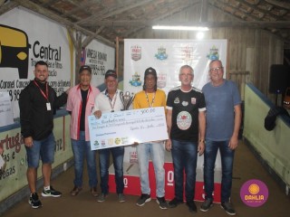 
<a style='margin-left: 5px;' class='btn btn-xs btn-social btn-facebook' href='https://www.facebook.com/sharer/sharer.php?u=https://www.boladovale.com.br/imgs/800-800-90/conteudo/fotos/1610/img0567.jpg' rel='popup' data-width='500' data-height='400'><i class='fa fa-facebook'></i>Compartilhar <span class='hidden-xs'>no Facebook</span>
</a> 
<a class='btn btn-default btn-xs' target='_blank' href='imgs/800-800-90/conteudo/fotos/1610/img0567.jpg'>
<span class='glyphicon glyphicon-cloud-download'></span> Salvar
</a> 
<span></span>