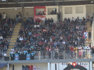 
<a style='margin-left: 5px;' class='btn btn-xs btn-social btn-facebook' href='https://www.facebook.com/sharer/sharer.php?u=https://www.boladovale.com.br/imgs/800-800-90/conteudo/fotos/1611/img0686.jpg' rel='popup' data-width='500' data-height='400'><i class='fa fa-facebook'></i>Compartilhar <span class='hidden-xs'>no Facebook</span>
</a> 
<a class='btn btn-default btn-xs' target='_blank' href='imgs/800-800-90/conteudo/fotos/1611/img0686.jpg'>
<span class='glyphicon glyphicon-cloud-download'></span> Salvar
</a> 
<span></span>