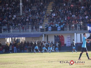 
<a style='margin-left: 5px;' class='btn btn-xs btn-social btn-facebook' href='https://www.facebook.com/sharer/sharer.php?u=https://www.boladovale.com.br/imgs/800-800-90/conteudo/fotos/1611/img0713.jpg' rel='popup' data-width='500' data-height='400'><i class='fa fa-facebook'></i>Compartilhar <span class='hidden-xs'>no Facebook</span>
</a> 
<a class='btn btn-default btn-xs' target='_blank' href='imgs/800-800-90/conteudo/fotos/1611/img0713.jpg'>
<span class='glyphicon glyphicon-cloud-download'></span> Salvar
</a> 
<span></span>