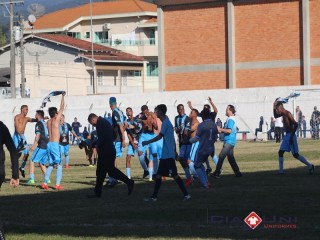 
<a style='margin-left: 5px;' class='btn btn-xs btn-social btn-facebook' href='https://www.facebook.com/sharer/sharer.php?u=https://www.boladovale.com.br/imgs/800-800-90/conteudo/fotos/1611/img0726.jpg' rel='popup' data-width='500' data-height='400'><i class='fa fa-facebook'></i>Compartilhar <span class='hidden-xs'>no Facebook</span>
</a> 
<a class='btn btn-default btn-xs' target='_blank' href='imgs/800-800-90/conteudo/fotos/1611/img0726.jpg'>
<span class='glyphicon glyphicon-cloud-download'></span> Salvar
</a> 
<span></span>