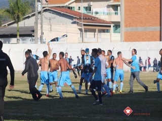 
<a style='margin-left: 5px;' class='btn btn-xs btn-social btn-facebook' href='https://www.facebook.com/sharer/sharer.php?u=https://www.boladovale.com.br/imgs/800-800-90/conteudo/fotos/1611/img0727.jpg' rel='popup' data-width='500' data-height='400'><i class='fa fa-facebook'></i>Compartilhar <span class='hidden-xs'>no Facebook</span>
</a> 
<a class='btn btn-default btn-xs' target='_blank' href='imgs/800-800-90/conteudo/fotos/1611/img0727.jpg'>
<span class='glyphicon glyphicon-cloud-download'></span> Salvar
</a> 
<span></span>