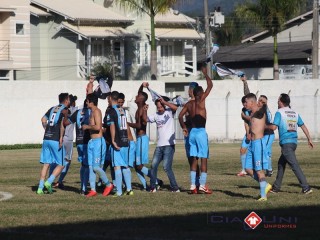 
<a style='margin-left: 5px;' class='btn btn-xs btn-social btn-facebook' href='https://www.facebook.com/sharer/sharer.php?u=https://www.boladovale.com.br/imgs/800-800-90/conteudo/fotos/1611/img0729.jpg' rel='popup' data-width='500' data-height='400'><i class='fa fa-facebook'></i>Compartilhar <span class='hidden-xs'>no Facebook</span>
</a> 
<a class='btn btn-default btn-xs' target='_blank' href='imgs/800-800-90/conteudo/fotos/1611/img0729.jpg'>
<span class='glyphicon glyphicon-cloud-download'></span> Salvar
</a> 
<span></span>