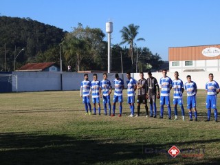
<a style='margin-left: 5px;' class='btn btn-xs btn-social btn-facebook' href='https://www.facebook.com/sharer/sharer.php?u=https://www.boladovale.com.br/imgs/800-800-90/conteudo/fotos/1612/img0798.jpg' rel='popup' data-width='500' data-height='400'><i class='fa fa-facebook'></i>Compartilhar <span class='hidden-xs'>no Facebook</span>
</a> 
<a class='btn btn-default btn-xs' target='_blank' href='imgs/800-800-90/conteudo/fotos/1612/img0798.jpg'>
<span class='glyphicon glyphicon-cloud-download'></span> Salvar
</a> 
<span></span>