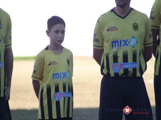 
<a style='margin-left: 5px;' class='btn btn-xs btn-social btn-facebook' href='https://www.facebook.com/sharer/sharer.php?u=https://www.boladovale.com.br/imgs/800-800-90/conteudo/fotos/1612/img0835.jpg' rel='popup' data-width='500' data-height='400'><i class='fa fa-facebook'></i>Compartilhar <span class='hidden-xs'>no Facebook</span>
</a> 
<a class='btn btn-default btn-xs' target='_blank' href='imgs/800-800-90/conteudo/fotos/1612/img0835.jpg'>
<span class='glyphicon glyphicon-cloud-download'></span> Salvar
</a> 
<span></span>