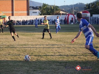 
<a style='margin-left: 5px;' class='btn btn-xs btn-social btn-facebook' href='https://www.facebook.com/sharer/sharer.php?u=https://www.boladovale.com.br/imgs/800-800-90/conteudo/fotos/1612/img1010.jpg' rel='popup' data-width='500' data-height='400'><i class='fa fa-facebook'></i>Compartilhar <span class='hidden-xs'>no Facebook</span>
</a> 
<a class='btn btn-default btn-xs' target='_blank' href='imgs/800-800-90/conteudo/fotos/1612/img1010.jpg'>
<span class='glyphicon glyphicon-cloud-download'></span> Salvar
</a> 
<span></span>