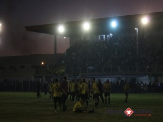 
<a style='margin-left: 5px;' class='btn btn-xs btn-social btn-facebook' href='https://www.facebook.com/sharer/sharer.php?u=https://www.boladovale.com.br/imgs/800-800-90/conteudo/fotos/1612/img1103.jpg' rel='popup' data-width='500' data-height='400'><i class='fa fa-facebook'></i>Compartilhar <span class='hidden-xs'>no Facebook</span>
</a> 
<a class='btn btn-default btn-xs' target='_blank' href='imgs/800-800-90/conteudo/fotos/1612/img1103.jpg'>
<span class='glyphicon glyphicon-cloud-download'></span> Salvar
</a> 
<span></span>