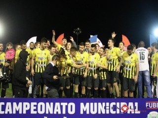 
<a style='margin-left: 5px;' class='btn btn-xs btn-social btn-facebook' href='https://www.facebook.com/sharer/sharer.php?u=https://www.boladovale.com.br/imgs/800-800-90/conteudo/fotos/1613/img1336.jpg' rel='popup' data-width='500' data-height='400'><i class='fa fa-facebook'></i>Compartilhar <span class='hidden-xs'>no Facebook</span>
</a> 
<a class='btn btn-default btn-xs' target='_blank' href='imgs/800-800-90/conteudo/fotos/1613/img1336.jpg'>
<span class='glyphicon glyphicon-cloud-download'></span> Salvar
</a> 
<span></span>