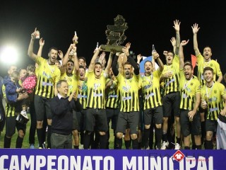 
<a style='margin-left: 5px;' class='btn btn-xs btn-social btn-facebook' href='https://www.facebook.com/sharer/sharer.php?u=https://www.boladovale.com.br/imgs/800-800-90/conteudo/fotos/1613/img1341.jpg' rel='popup' data-width='500' data-height='400'><i class='fa fa-facebook'></i>Compartilhar <span class='hidden-xs'>no Facebook</span>
</a> 
<a class='btn btn-default btn-xs' target='_blank' href='imgs/800-800-90/conteudo/fotos/1613/img1341.jpg'>
<span class='glyphicon glyphicon-cloud-download'></span> Salvar
</a> 
<span></span>