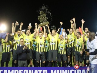 
<a style='margin-left: 5px;' class='btn btn-xs btn-social btn-facebook' href='https://www.facebook.com/sharer/sharer.php?u=https://www.boladovale.com.br/imgs/800-800-90/conteudo/fotos/1613/img1343.jpg' rel='popup' data-width='500' data-height='400'><i class='fa fa-facebook'></i>Compartilhar <span class='hidden-xs'>no Facebook</span>
</a> 
<a class='btn btn-default btn-xs' target='_blank' href='imgs/800-800-90/conteudo/fotos/1613/img1343.jpg'>
<span class='glyphicon glyphicon-cloud-download'></span> Salvar
</a> 
<span></span>