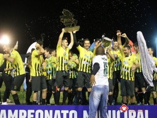 
<a style='margin-left: 5px;' class='btn btn-xs btn-social btn-facebook' href='https://www.facebook.com/sharer/sharer.php?u=https://www.boladovale.com.br/imgs/800-800-90/conteudo/fotos/1613/img1350.jpg' rel='popup' data-width='500' data-height='400'><i class='fa fa-facebook'></i>Compartilhar <span class='hidden-xs'>no Facebook</span>
</a> 
<a class='btn btn-default btn-xs' target='_blank' href='imgs/800-800-90/conteudo/fotos/1613/img1350.jpg'>
<span class='glyphicon glyphicon-cloud-download'></span> Salvar
</a> 
<span></span>