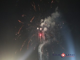 
<a style='margin-left: 5px;' class='btn btn-xs btn-social btn-facebook' href='https://www.facebook.com/sharer/sharer.php?u=https://www.boladovale.com.br/imgs/800-800-90/conteudo/fotos/1613/img1376.jpg' rel='popup' data-width='500' data-height='400'><i class='fa fa-facebook'></i>Compartilhar <span class='hidden-xs'>no Facebook</span>
</a> 
<a class='btn btn-default btn-xs' target='_blank' href='imgs/800-800-90/conteudo/fotos/1613/img1376.jpg'>
<span class='glyphicon glyphicon-cloud-download'></span> Salvar
</a> 
<span></span>