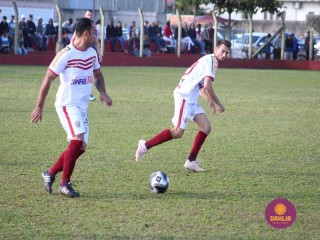 
<a style='margin-left: 5px;' class='btn btn-xs btn-social btn-facebook' href='https://www.facebook.com/sharer/sharer.php?u=https://www.boladovale.com.br/imgs/800-800-90/conteudo/fotos/1614/img0658.jpg' rel='popup' data-width='500' data-height='400'><i class='fa fa-facebook'></i>Compartilhar <span class='hidden-xs'>no Facebook</span>
</a> 
<a class='btn btn-default btn-xs' target='_blank' href='imgs/800-800-90/conteudo/fotos/1614/img0658.jpg'>
<span class='glyphicon glyphicon-cloud-download'></span> Salvar
</a> 
<span></span>