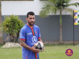 
<a style='margin-left: 5px;' class='btn btn-xs btn-social btn-facebook' href='https://www.facebook.com/sharer/sharer.php?u=https://www.boladovale.com.br/imgs/800-800-90/conteudo/fotos/1614/img0744.jpg' rel='popup' data-width='500' data-height='400'><i class='fa fa-facebook'></i>Compartilhar <span class='hidden-xs'>no Facebook</span>
</a> 
<a class='btn btn-default btn-xs' target='_blank' href='imgs/800-800-90/conteudo/fotos/1614/img0744.jpg'>
<span class='glyphicon glyphicon-cloud-download'></span> Salvar
</a> 
<span></span>