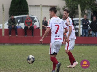 
<a style='margin-left: 5px;' class='btn btn-xs btn-social btn-facebook' href='https://www.facebook.com/sharer/sharer.php?u=https://www.boladovale.com.br/imgs/800-800-90/conteudo/fotos/1614/img0822.jpg' rel='popup' data-width='500' data-height='400'><i class='fa fa-facebook'></i>Compartilhar <span class='hidden-xs'>no Facebook</span>
</a> 
<a class='btn btn-default btn-xs' target='_blank' href='imgs/800-800-90/conteudo/fotos/1614/img0822.jpg'>
<span class='glyphicon glyphicon-cloud-download'></span> Salvar
</a> 
<span></span>