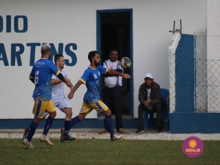 
<a style='margin-left: 5px;' class='btn btn-xs btn-social btn-facebook' href='https://www.facebook.com/sharer/sharer.php?u=https://www.boladovale.com.br/imgs/800-800-90/conteudo/fotos/1616/img1566.jpg' rel='popup' data-width='500' data-height='400'><i class='fa fa-facebook'></i>Compartilhar <span class='hidden-xs'>no Facebook</span>
</a> 
<a class='btn btn-default btn-xs' target='_blank' href='imgs/800-800-90/conteudo/fotos/1616/img1566.jpg'>
<span class='glyphicon glyphicon-cloud-download'></span> Salvar
</a> 
<span></span>