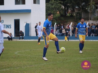 
<a style='margin-left: 5px;' class='btn btn-xs btn-social btn-facebook' href='https://www.facebook.com/sharer/sharer.php?u=https://www.boladovale.com.br/imgs/800-800-90/conteudo/fotos/1616/img1603.jpg' rel='popup' data-width='500' data-height='400'><i class='fa fa-facebook'></i>Compartilhar <span class='hidden-xs'>no Facebook</span>
</a> 
<a class='btn btn-default btn-xs' target='_blank' href='imgs/800-800-90/conteudo/fotos/1616/img1603.jpg'>
<span class='glyphicon glyphicon-cloud-download'></span> Salvar
</a> 
<span></span>