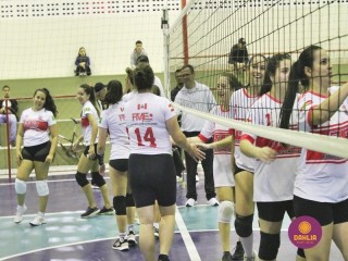 
<a style='margin-left: 5px;' class='btn btn-xs btn-social btn-facebook' href='https://www.facebook.com/sharer/sharer.php?u=https://www.boladovale.com.br/imgs/800-800-90/conteudo/fotos/1617/img1835.jpg' rel='popup' data-width='500' data-height='400'><i class='fa fa-facebook'></i>Compartilhar <span class='hidden-xs'>no Facebook</span>
</a> 
<a class='btn btn-default btn-xs' target='_blank' href='imgs/800-800-90/conteudo/fotos/1617/img1835.jpg'>
<span class='glyphicon glyphicon-cloud-download'></span> Salvar
</a> 
<span></span>