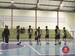 
<a style='margin-left: 5px;' class='btn btn-xs btn-social btn-facebook' href='https://www.facebook.com/sharer/sharer.php?u=https://www.boladovale.com.br/imgs/800-800-90/conteudo/fotos/1617/img1849.jpg' rel='popup' data-width='500' data-height='400'><i class='fa fa-facebook'></i>Compartilhar <span class='hidden-xs'>no Facebook</span>
</a> 
<a class='btn btn-default btn-xs' target='_blank' href='imgs/800-800-90/conteudo/fotos/1617/img1849.jpg'>
<span class='glyphicon glyphicon-cloud-download'></span> Salvar
</a> 
<span></span>
