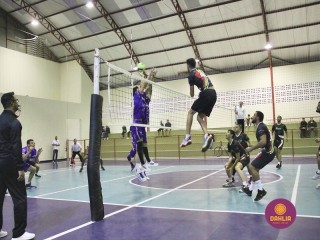 
<a style='margin-left: 5px;' class='btn btn-xs btn-social btn-facebook' href='https://www.facebook.com/sharer/sharer.php?u=https://www.boladovale.com.br/imgs/800-800-90/conteudo/fotos/1617/img1870.jpg' rel='popup' data-width='500' data-height='400'><i class='fa fa-facebook'></i>Compartilhar <span class='hidden-xs'>no Facebook</span>
</a> 
<a class='btn btn-default btn-xs' target='_blank' href='imgs/800-800-90/conteudo/fotos/1617/img1870.jpg'>
<span class='glyphicon glyphicon-cloud-download'></span> Salvar
</a> 
<span></span>