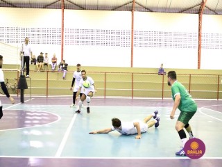 
<a style='margin-left: 5px;' class='btn btn-xs btn-social btn-facebook' href='https://www.facebook.com/sharer/sharer.php?u=https://www.boladovale.com.br/imgs/800-800-90/conteudo/fotos/1617/img2088.jpg' rel='popup' data-width='500' data-height='400'><i class='fa fa-facebook'></i>Compartilhar <span class='hidden-xs'>no Facebook</span>
</a> 
<a class='btn btn-default btn-xs' target='_blank' href='imgs/800-800-90/conteudo/fotos/1617/img2088.jpg'>
<span class='glyphicon glyphicon-cloud-download'></span> Salvar
</a> 
<span></span>