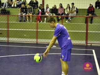 
<a style='margin-left: 5px;' class='btn btn-xs btn-social btn-facebook' href='https://www.facebook.com/sharer/sharer.php?u=https://www.boladovale.com.br/imgs/800-800-90/conteudo/fotos/1617/img2130.jpg' rel='popup' data-width='500' data-height='400'><i class='fa fa-facebook'></i>Compartilhar <span class='hidden-xs'>no Facebook</span>
</a> 
<a class='btn btn-default btn-xs' target='_blank' href='imgs/800-800-90/conteudo/fotos/1617/img2130.jpg'>
<span class='glyphicon glyphicon-cloud-download'></span> Salvar
</a> 
<span></span>