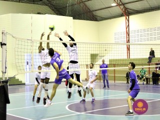 
<a style='margin-left: 5px;' class='btn btn-xs btn-social btn-facebook' href='https://www.facebook.com/sharer/sharer.php?u=https://www.boladovale.com.br/imgs/800-800-90/conteudo/fotos/1617/img2175.jpg' rel='popup' data-width='500' data-height='400'><i class='fa fa-facebook'></i>Compartilhar <span class='hidden-xs'>no Facebook</span>
</a> 
<a class='btn btn-default btn-xs' target='_blank' href='imgs/800-800-90/conteudo/fotos/1617/img2175.jpg'>
<span class='glyphicon glyphicon-cloud-download'></span> Salvar
</a> 
<span></span>