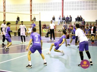 
<a style='margin-left: 5px;' class='btn btn-xs btn-social btn-facebook' href='https://www.facebook.com/sharer/sharer.php?u=https://www.boladovale.com.br/imgs/800-800-90/conteudo/fotos/1617/img2192.jpg' rel='popup' data-width='500' data-height='400'><i class='fa fa-facebook'></i>Compartilhar <span class='hidden-xs'>no Facebook</span>
</a> 
<a class='btn btn-default btn-xs' target='_blank' href='imgs/800-800-90/conteudo/fotos/1617/img2192.jpg'>
<span class='glyphicon glyphicon-cloud-download'></span> Salvar
</a> 
<span></span>