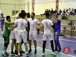 
<a style='margin-left: 5px;' class='btn btn-xs btn-social btn-facebook' href='https://www.facebook.com/sharer/sharer.php?u=https://www.boladovale.com.br/imgs/800-800-90/conteudo/fotos/1617/img2249.jpg' rel='popup' data-width='500' data-height='400'><i class='fa fa-facebook'></i>Compartilhar <span class='hidden-xs'>no Facebook</span>
</a> 
<a class='btn btn-default btn-xs' target='_blank' href='imgs/800-800-90/conteudo/fotos/1617/img2249.jpg'>
<span class='glyphicon glyphicon-cloud-download'></span> Salvar
</a> 
<span></span>