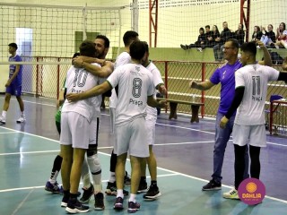 
<a style='margin-left: 5px;' class='btn btn-xs btn-social btn-facebook' href='https://www.facebook.com/sharer/sharer.php?u=https://www.boladovale.com.br/imgs/800-800-90/conteudo/fotos/1617/img2251.jpg' rel='popup' data-width='500' data-height='400'><i class='fa fa-facebook'></i>Compartilhar <span class='hidden-xs'>no Facebook</span>
</a> 
<a class='btn btn-default btn-xs' target='_blank' href='imgs/800-800-90/conteudo/fotos/1617/img2251.jpg'>
<span class='glyphicon glyphicon-cloud-download'></span> Salvar
</a> 
<span></span>