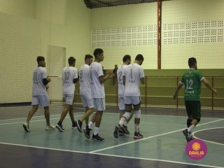 
<a style='margin-left: 5px;' class='btn btn-xs btn-social btn-facebook' href='https://www.facebook.com/sharer/sharer.php?u=https://www.boladovale.com.br/imgs/800-800-90/conteudo/fotos/1618/img1018.jpg' rel='popup' data-width='500' data-height='400'><i class='fa fa-facebook'></i>Compartilhar <span class='hidden-xs'>no Facebook</span>
</a> 
<a class='btn btn-default btn-xs' target='_blank' href='imgs/800-800-90/conteudo/fotos/1618/img1018.jpg'>
<span class='glyphicon glyphicon-cloud-download'></span> Salvar
</a> 
<span></span>