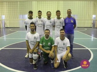 
<a style='margin-left: 5px;' class='btn btn-xs btn-social btn-facebook' href='https://www.facebook.com/sharer/sharer.php?u=https://www.boladovale.com.br/imgs/800-800-90/conteudo/fotos/1618/img1026.jpg' rel='popup' data-width='500' data-height='400'><i class='fa fa-facebook'></i>Compartilhar <span class='hidden-xs'>no Facebook</span>
</a> 
<a class='btn btn-default btn-xs' target='_blank' href='imgs/800-800-90/conteudo/fotos/1618/img1026.jpg'>
<span class='glyphicon glyphicon-cloud-download'></span> Salvar
</a> 
<span></span>