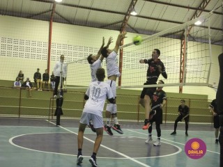 
<a style='margin-left: 5px;' class='btn btn-xs btn-social btn-facebook' href='https://www.facebook.com/sharer/sharer.php?u=https://www.boladovale.com.br/imgs/800-800-90/conteudo/fotos/1618/img1073.jpg' rel='popup' data-width='500' data-height='400'><i class='fa fa-facebook'></i>Compartilhar <span class='hidden-xs'>no Facebook</span>
</a> 
<a class='btn btn-default btn-xs' target='_blank' href='imgs/800-800-90/conteudo/fotos/1618/img1073.jpg'>
<span class='glyphicon glyphicon-cloud-download'></span> Salvar
</a> 
<span></span>
