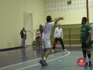 
<a style='margin-left: 5px;' class='btn btn-xs btn-social btn-facebook' href='https://www.facebook.com/sharer/sharer.php?u=https://www.boladovale.com.br/imgs/800-800-90/conteudo/fotos/1618/img1077.jpg' rel='popup' data-width='500' data-height='400'><i class='fa fa-facebook'></i>Compartilhar <span class='hidden-xs'>no Facebook</span>
</a> 
<a class='btn btn-default btn-xs' target='_blank' href='imgs/800-800-90/conteudo/fotos/1618/img1077.jpg'>
<span class='glyphicon glyphicon-cloud-download'></span> Salvar
</a> 
<span></span>