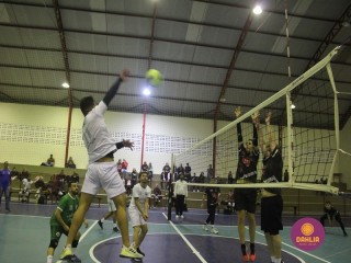 
<a style='margin-left: 5px;' class='btn btn-xs btn-social btn-facebook' href='https://www.facebook.com/sharer/sharer.php?u=https://www.boladovale.com.br/imgs/800-800-90/conteudo/fotos/1618/img1131.jpg' rel='popup' data-width='500' data-height='400'><i class='fa fa-facebook'></i>Compartilhar <span class='hidden-xs'>no Facebook</span>
</a> 
<a class='btn btn-default btn-xs' target='_blank' href='imgs/800-800-90/conteudo/fotos/1618/img1131.jpg'>
<span class='glyphicon glyphicon-cloud-download'></span> Salvar
</a> 
<span></span>