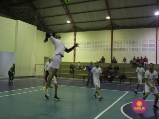 
<a style='margin-left: 5px;' class='btn btn-xs btn-social btn-facebook' href='https://www.facebook.com/sharer/sharer.php?u=https://www.boladovale.com.br/imgs/800-800-90/conteudo/fotos/1618/img1137.jpg' rel='popup' data-width='500' data-height='400'><i class='fa fa-facebook'></i>Compartilhar <span class='hidden-xs'>no Facebook</span>
</a> 
<a class='btn btn-default btn-xs' target='_blank' href='imgs/800-800-90/conteudo/fotos/1618/img1137.jpg'>
<span class='glyphicon glyphicon-cloud-download'></span> Salvar
</a> 
<span></span>