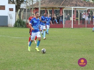 
<a style='margin-left: 5px;' class='btn btn-xs btn-social btn-facebook' href='https://www.facebook.com/sharer/sharer.php?u=https://www.boladovale.com.br/imgs/800-800-90/conteudo/fotos/1619/img1295.jpg' rel='popup' data-width='500' data-height='400'><i class='fa fa-facebook'></i>Compartilhar <span class='hidden-xs'>no Facebook</span>
</a> 
<a class='btn btn-default btn-xs' target='_blank' href='imgs/800-800-90/conteudo/fotos/1619/img1295.jpg'>
<span class='glyphicon glyphicon-cloud-download'></span> Salvar
</a> 
<span></span>