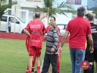 
<a style='margin-left: 5px;' class='btn btn-xs btn-social btn-facebook' href='https://www.facebook.com/sharer/sharer.php?u=https://www.boladovale.com.br/imgs/800-800-90/conteudo/fotos/1619/img1320.jpg' rel='popup' data-width='500' data-height='400'><i class='fa fa-facebook'></i>Compartilhar <span class='hidden-xs'>no Facebook</span>
</a> 
<a class='btn btn-default btn-xs' target='_blank' href='imgs/800-800-90/conteudo/fotos/1619/img1320.jpg'>
<span class='glyphicon glyphicon-cloud-download'></span> Salvar
</a> 
<span></span>