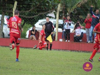
<a style='margin-left: 5px;' class='btn btn-xs btn-social btn-facebook' href='https://www.facebook.com/sharer/sharer.php?u=https://www.boladovale.com.br/imgs/800-800-90/conteudo/fotos/1619/img1328.jpg' rel='popup' data-width='500' data-height='400'><i class='fa fa-facebook'></i>Compartilhar <span class='hidden-xs'>no Facebook</span>
</a> 
<a class='btn btn-default btn-xs' target='_blank' href='imgs/800-800-90/conteudo/fotos/1619/img1328.jpg'>
<span class='glyphicon glyphicon-cloud-download'></span> Salvar
</a> 
<span></span>