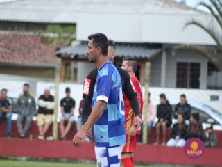 
<a style='margin-left: 5px;' class='btn btn-xs btn-social btn-facebook' href='https://www.facebook.com/sharer/sharer.php?u=https://www.boladovale.com.br/imgs/800-800-90/conteudo/fotos/1619/img1346.jpg' rel='popup' data-width='500' data-height='400'><i class='fa fa-facebook'></i>Compartilhar <span class='hidden-xs'>no Facebook</span>
</a> 
<a class='btn btn-default btn-xs' target='_blank' href='imgs/800-800-90/conteudo/fotos/1619/img1346.jpg'>
<span class='glyphicon glyphicon-cloud-download'></span> Salvar
</a> 
<span></span>