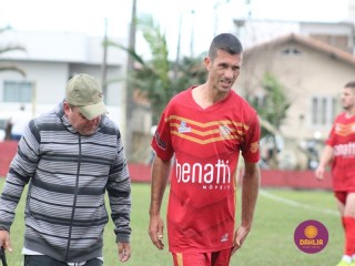 
<a style='margin-left: 5px;' class='btn btn-xs btn-social btn-facebook' href='https://www.facebook.com/sharer/sharer.php?u=https://www.boladovale.com.br/imgs/800-800-90/conteudo/fotos/1619/img1369.jpg' rel='popup' data-width='500' data-height='400'><i class='fa fa-facebook'></i>Compartilhar <span class='hidden-xs'>no Facebook</span>
</a> 
<a class='btn btn-default btn-xs' target='_blank' href='imgs/800-800-90/conteudo/fotos/1619/img1369.jpg'>
<span class='glyphicon glyphicon-cloud-download'></span> Salvar
</a> 
<span></span>