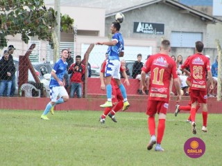
<a style='margin-left: 5px;' class='btn btn-xs btn-social btn-facebook' href='https://www.facebook.com/sharer/sharer.php?u=https://www.boladovale.com.br/imgs/800-800-90/conteudo/fotos/1619/img1373.jpg' rel='popup' data-width='500' data-height='400'><i class='fa fa-facebook'></i>Compartilhar <span class='hidden-xs'>no Facebook</span>
</a> 
<a class='btn btn-default btn-xs' target='_blank' href='imgs/800-800-90/conteudo/fotos/1619/img1373.jpg'>
<span class='glyphicon glyphicon-cloud-download'></span> Salvar
</a> 
<span></span>