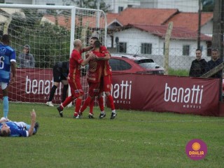 
<a style='margin-left: 5px;' class='btn btn-xs btn-social btn-facebook' href='https://www.facebook.com/sharer/sharer.php?u=https://www.boladovale.com.br/imgs/800-800-90/conteudo/fotos/1619/img1441.jpg' rel='popup' data-width='500' data-height='400'><i class='fa fa-facebook'></i>Compartilhar <span class='hidden-xs'>no Facebook</span>
</a> 
<a class='btn btn-default btn-xs' target='_blank' href='imgs/800-800-90/conteudo/fotos/1619/img1441.jpg'>
<span class='glyphicon glyphicon-cloud-download'></span> Salvar
</a> 
<span></span>