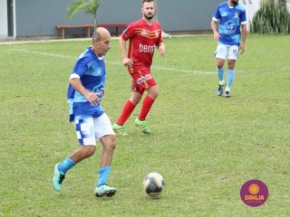 
<a style='margin-left: 5px;' class='btn btn-xs btn-social btn-facebook' href='https://www.facebook.com/sharer/sharer.php?u=https://www.boladovale.com.br/imgs/800-800-90/conteudo/fotos/1619/img1486.jpg' rel='popup' data-width='500' data-height='400'><i class='fa fa-facebook'></i>Compartilhar <span class='hidden-xs'>no Facebook</span>
</a> 
<a class='btn btn-default btn-xs' target='_blank' href='imgs/800-800-90/conteudo/fotos/1619/img1486.jpg'>
<span class='glyphicon glyphicon-cloud-download'></span> Salvar
</a> 
<span></span>