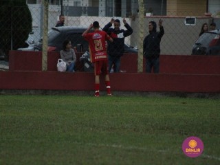 
<a style='margin-left: 5px;' class='btn btn-xs btn-social btn-facebook' href='https://www.facebook.com/sharer/sharer.php?u=https://www.boladovale.com.br/imgs/800-800-90/conteudo/fotos/1619/img1503.jpg' rel='popup' data-width='500' data-height='400'><i class='fa fa-facebook'></i>Compartilhar <span class='hidden-xs'>no Facebook</span>
</a> 
<a class='btn btn-default btn-xs' target='_blank' href='imgs/800-800-90/conteudo/fotos/1619/img1503.jpg'>
<span class='glyphicon glyphicon-cloud-download'></span> Salvar
</a> 
<span></span>