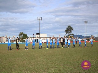 
<a style='margin-left: 5px;' class='btn btn-xs btn-social btn-facebook' href='https://www.facebook.com/sharer/sharer.php?u=https://www.boladovale.com.br/imgs/800-800-90/conteudo/fotos/1620/img2309.jpg' rel='popup' data-width='500' data-height='400'><i class='fa fa-facebook'></i>Compartilhar <span class='hidden-xs'>no Facebook</span>
</a> 
<a class='btn btn-default btn-xs' target='_blank' href='imgs/800-800-90/conteudo/fotos/1620/img2309.jpg'>
<span class='glyphicon glyphicon-cloud-download'></span> Salvar
</a> 
<span></span>
