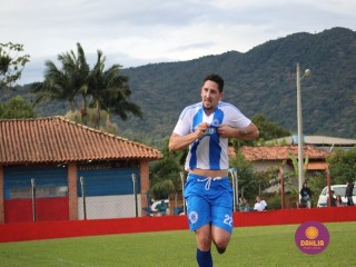 
<a style='margin-left: 5px;' class='btn btn-xs btn-social btn-facebook' href='https://www.facebook.com/sharer/sharer.php?u=https://www.boladovale.com.br/imgs/800-800-90/conteudo/fotos/1620/img2376.jpg' rel='popup' data-width='500' data-height='400'><i class='fa fa-facebook'></i>Compartilhar <span class='hidden-xs'>no Facebook</span>
</a> 
<a class='btn btn-default btn-xs' target='_blank' href='imgs/800-800-90/conteudo/fotos/1620/img2376.jpg'>
<span class='glyphicon glyphicon-cloud-download'></span> Salvar
</a> 
<span></span>