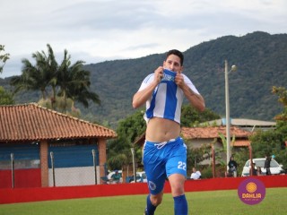 
<a style='margin-left: 5px;' class='btn btn-xs btn-social btn-facebook' href='https://www.facebook.com/sharer/sharer.php?u=https://www.boladovale.com.br/imgs/800-800-90/conteudo/fotos/1620/img2377.jpg' rel='popup' data-width='500' data-height='400'><i class='fa fa-facebook'></i>Compartilhar <span class='hidden-xs'>no Facebook</span>
</a> 
<a class='btn btn-default btn-xs' target='_blank' href='imgs/800-800-90/conteudo/fotos/1620/img2377.jpg'>
<span class='glyphicon glyphicon-cloud-download'></span> Salvar
</a> 
<span></span>