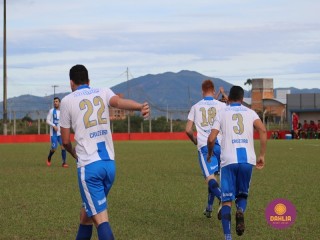 
<a style='margin-left: 5px;' class='btn btn-xs btn-social btn-facebook' href='https://www.facebook.com/sharer/sharer.php?u=https://www.boladovale.com.br/imgs/800-800-90/conteudo/fotos/1620/img2386.jpg' rel='popup' data-width='500' data-height='400'><i class='fa fa-facebook'></i>Compartilhar <span class='hidden-xs'>no Facebook</span>
</a> 
<a class='btn btn-default btn-xs' target='_blank' href='imgs/800-800-90/conteudo/fotos/1620/img2386.jpg'>
<span class='glyphicon glyphicon-cloud-download'></span> Salvar
</a> 
<span></span>