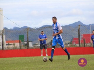 
<a style='margin-left: 5px;' class='btn btn-xs btn-social btn-facebook' href='https://www.facebook.com/sharer/sharer.php?u=https://www.boladovale.com.br/imgs/800-800-90/conteudo/fotos/1620/img2410.jpg' rel='popup' data-width='500' data-height='400'><i class='fa fa-facebook'></i>Compartilhar <span class='hidden-xs'>no Facebook</span>
</a> 
<a class='btn btn-default btn-xs' target='_blank' href='imgs/800-800-90/conteudo/fotos/1620/img2410.jpg'>
<span class='glyphicon glyphicon-cloud-download'></span> Salvar
</a> 
<span></span>